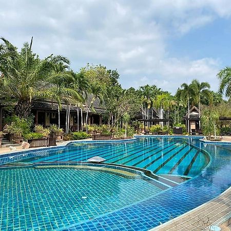 Botany Beach Resort Pattaya Na Chom Thian Eksteriør billede