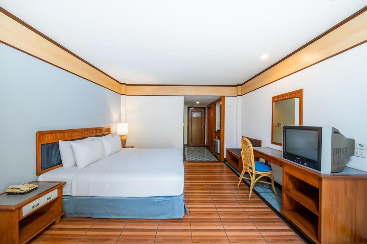 Botany Beach Resort Pattaya Na Chom Thian Eksteriør billede