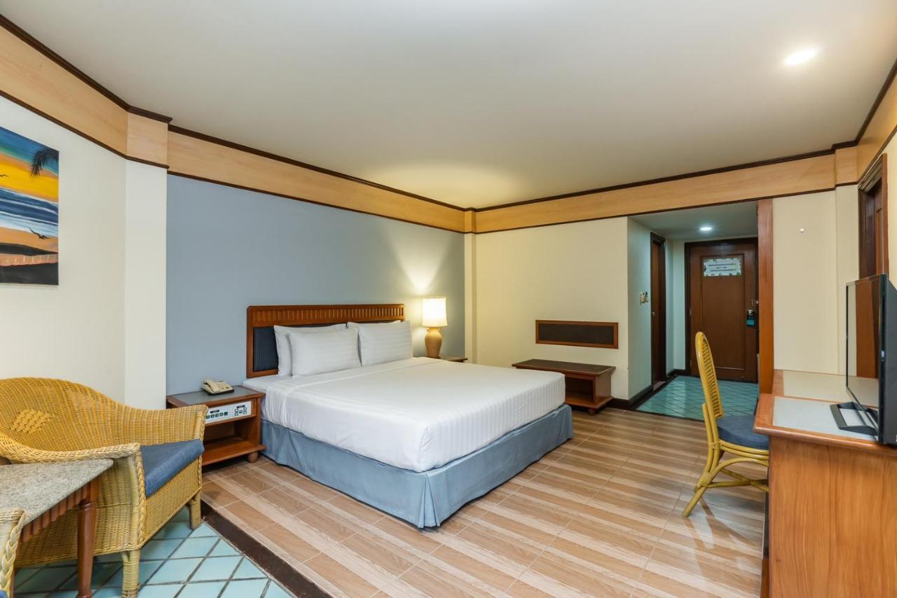 Botany Beach Resort Pattaya Na Chom Thian Eksteriør billede