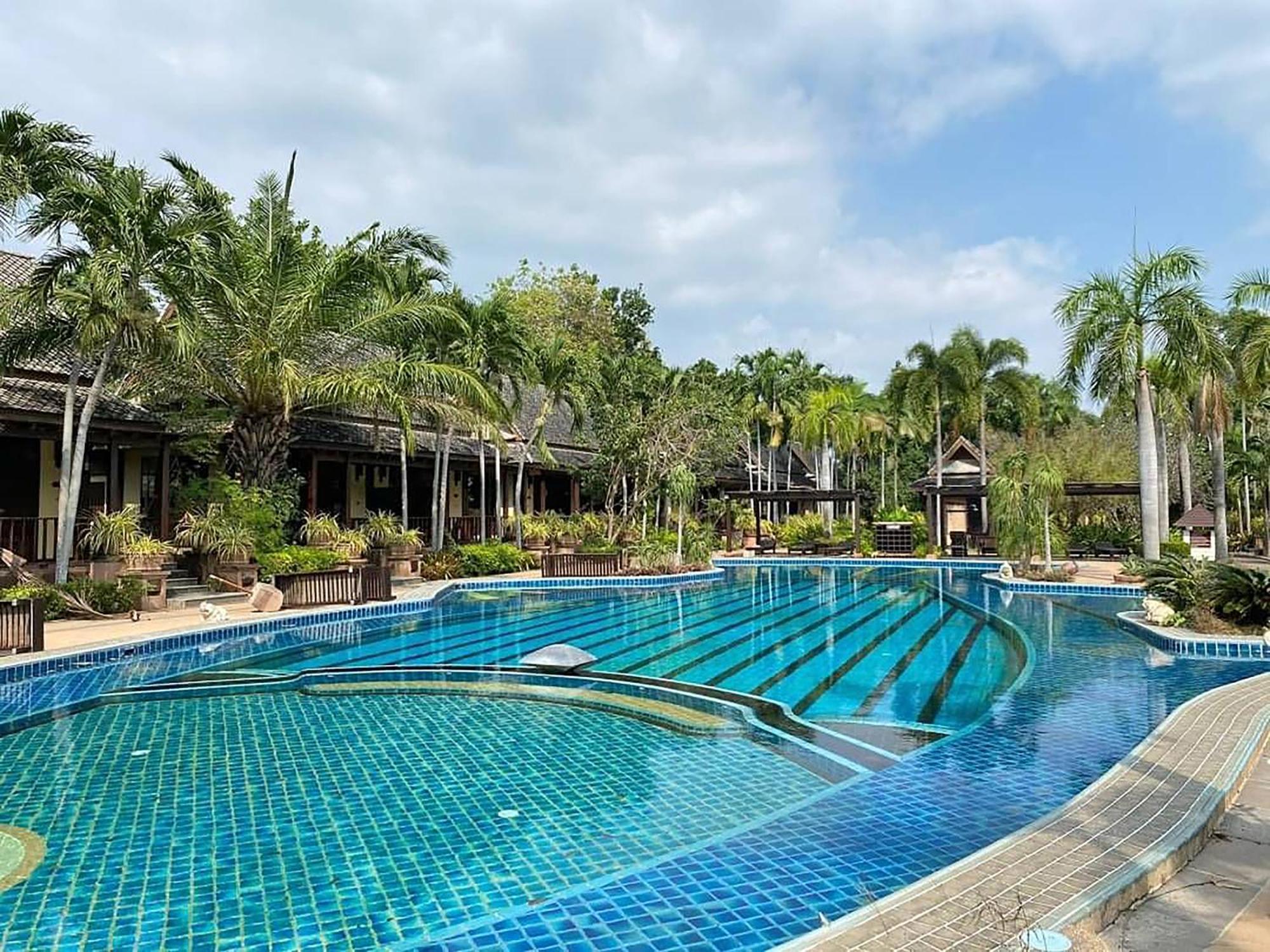 Botany Beach Resort Pattaya Na Chom Thian Eksteriør billede