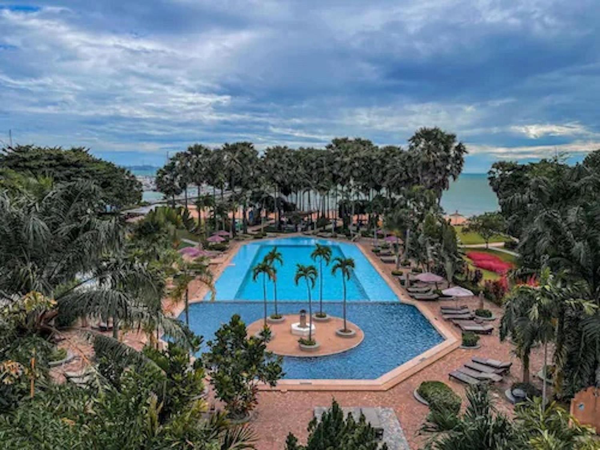 Botany Beach Resort Pattaya Na Chom Thian Eksteriør billede