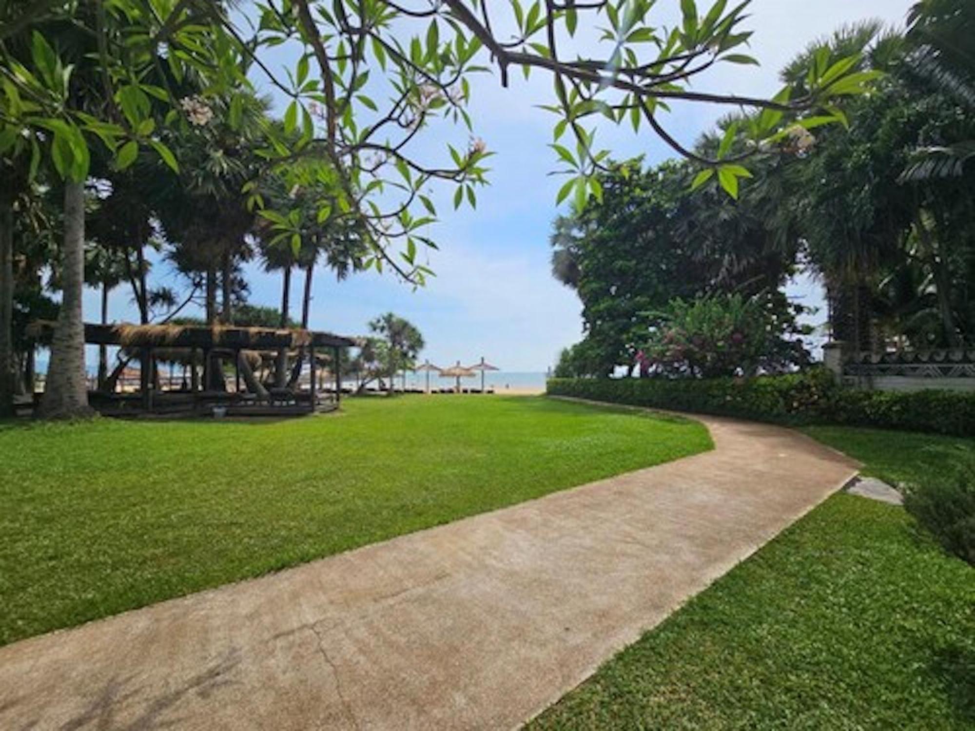 Botany Beach Resort Pattaya Na Chom Thian Eksteriør billede