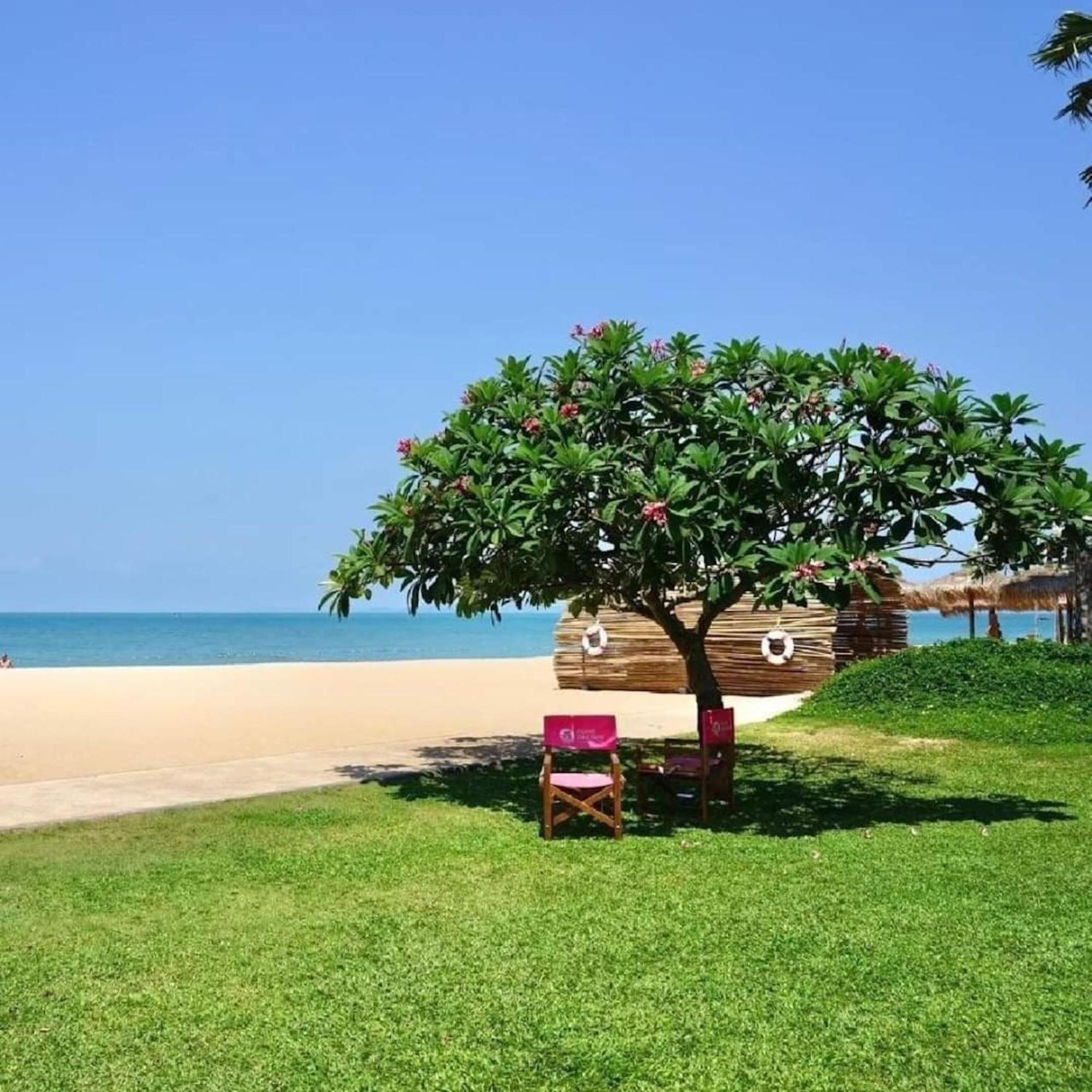 Botany Beach Resort Pattaya Na Chom Thian Eksteriør billede